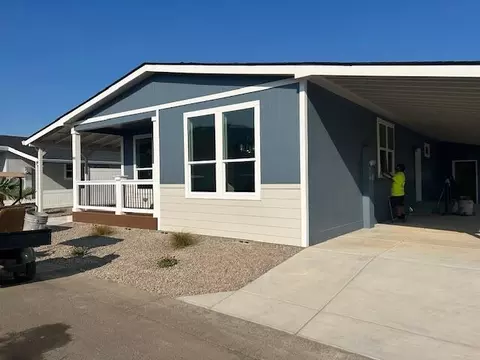 333 Mountain View Dr #99, Talent, OR 97540