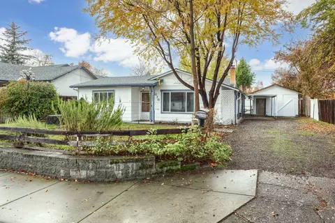 816 Newtown St, Medford, OR 97501