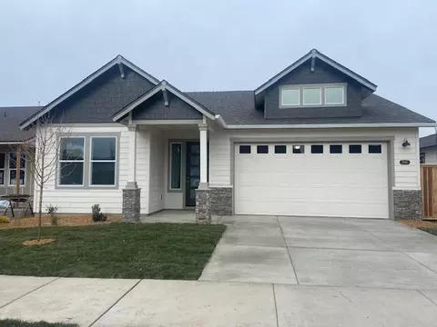 2866 NE Pinnacle Pl #LOT 23, Bend, OR 97701