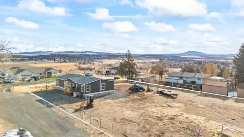 101 NE Daisy St, Madras, OR 97741