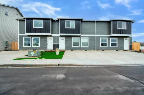 7895 28th St, White City, OR 97503
