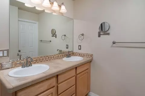 Bath - 61176 Foxglove Loop, Bend, OR 97702 photo 2 of 2