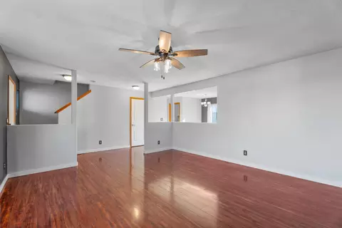 Living - 1310 E Hurlburt Ave, Hermiston, OR 97838 photo 11 of 11