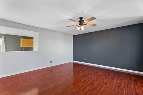 Living - 1310 E Hurlburt Ave, Hermiston, OR 97838 photo 8 of 11