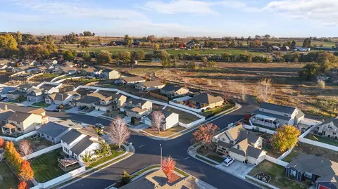 View/Area - 1310 E Hurlburt Ave, Hermiston, OR 97838 photo 1 of 8