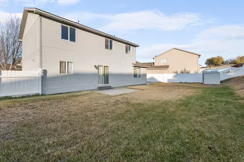 Exterior - 1310 E Hurlburt Ave, Hermiston, OR 97838 photo 3 of 5