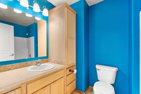 Bath - 1310 E Hurlburt Ave, Hermiston, OR 97838 photo 1 of 2
