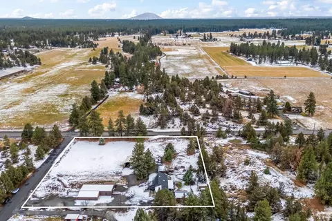 View/Area - 60825 Raintree Dr, Bend, OR 97702 photo 4 of 6