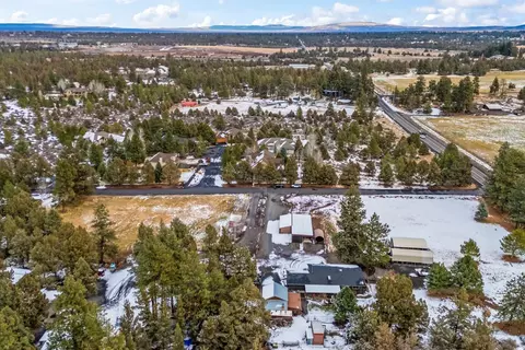 View/Area - 60825 Raintree Dr, Bend, OR 97702 photo 3 of 6