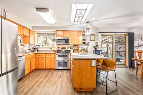 Kitchen - 60825 Raintree Dr, Bend, OR 97702 photo 1 of 1