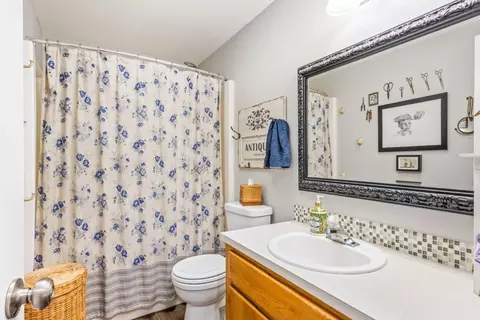 Bath - 60825 Raintree Dr, Bend, OR 97702 photo 2 of 2