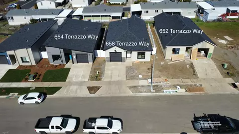 664 Terrazzo Way, Medford, OR 97501