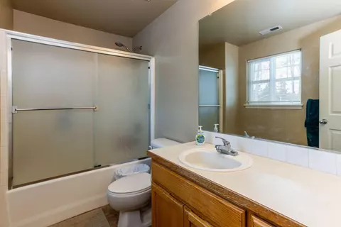 Bath - 16621 Wm Foss Rd, La Pine, OR 97739 photo 1 of 4