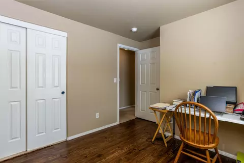 Bedroom - 16621 Wm Foss Rd, La Pine, OR 97739 photo 7 of 7