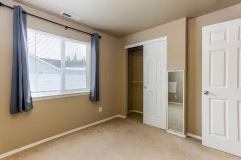 Bedroom - 16621 Wm Foss Rd, La Pine, OR 97739 photo 4 of 7
