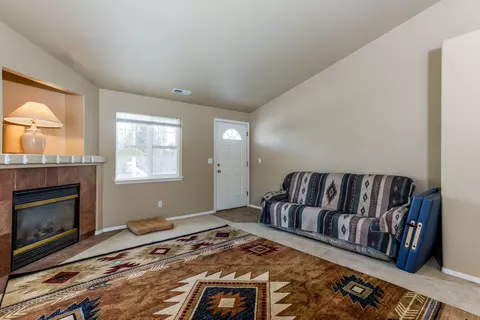Living - 16621 Wm Foss Rd, La Pine, OR 97739 photo 2 of 2