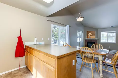 Kitchen - 16621 Wm Foss Rd, La Pine, OR 97739 photo 4 of 4