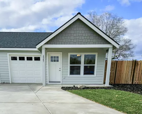 2347 SW 24th St #LOT 4, Redmond, OR 97756