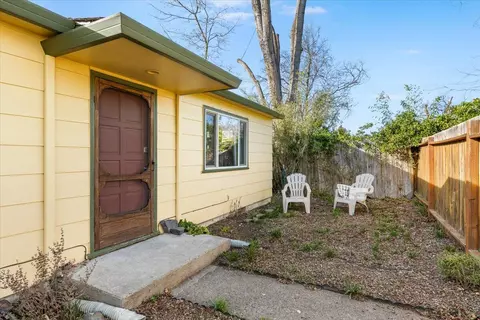 269 Garfield St, Ashland, OR 97520