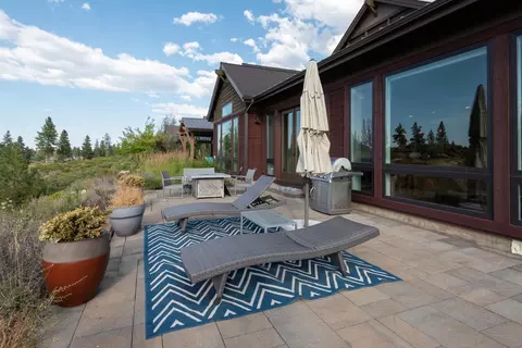 Exterior - 61353 Triple Knot Rd, Bend, OR 97702 photo 4 of 5