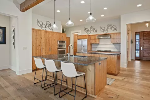 Kitchen - 61353 Triple Knot Rd, Bend, OR 97702 photo 6 of 7