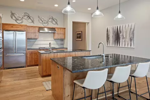 Kitchen - 61353 Triple Knot Rd, Bend, OR 97702 photo 7 of 7