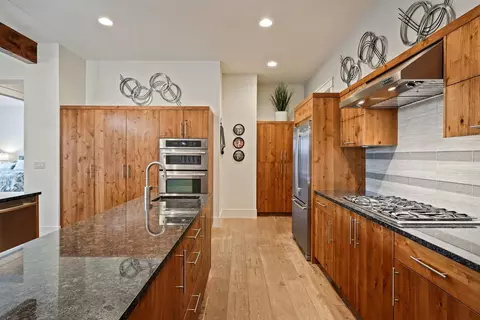 Kitchen - 61353 Triple Knot Rd, Bend, OR 97702 photo 2 of 7