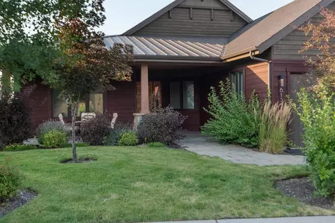 Exterior - 61353 Triple Knot Rd, Bend, OR 97702 photo 2 of 5