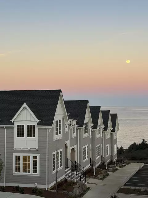 1152 NE Seascape Ave #13, Depoe Bay, OR 97341