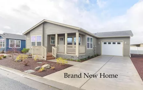 910 Bentley Dr, Grants Pass, OR 97526