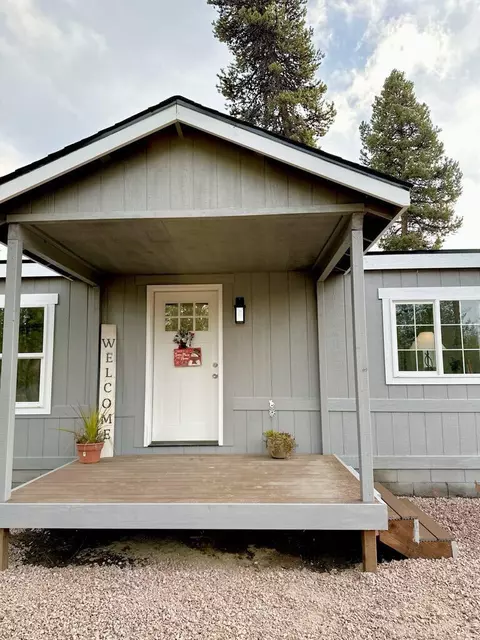12526 Sun Forest Dr, La Pine, OR 97739 photo 2