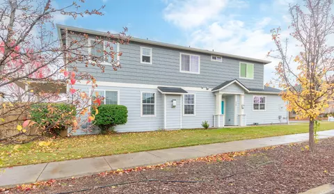 668 Kaitlin Ln, Medford, OR 97501