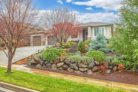 3644 Camina Dr, Medford, OR 97504