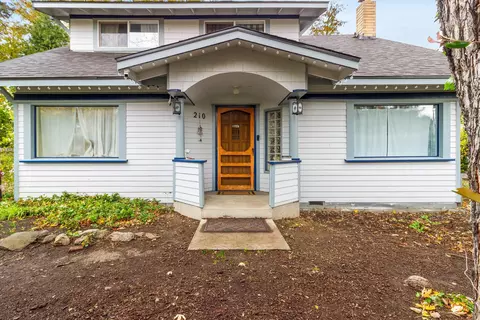 210 W 1st St, Phoenix, OR 97535