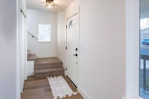 Entry Way - 816 NE Mason Rd, Bend, OR 97701 photo 1 of 1