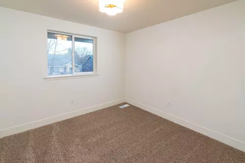 Bedroom - 816 NE Mason Rd, Bend, OR 97701 photo 3 of 3