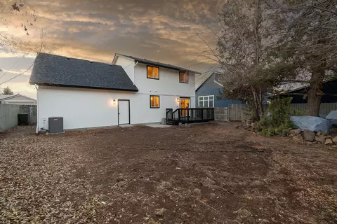 Exterior - 816 NE Mason Rd, Bend, OR 97701 photo 5 of 5