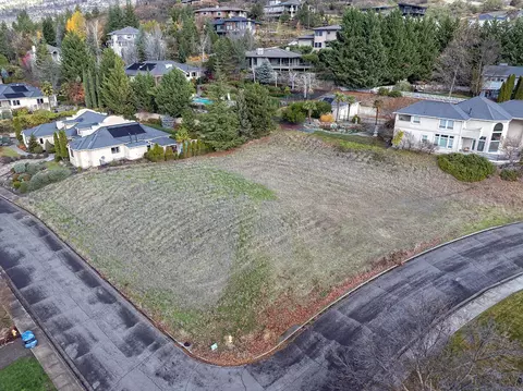 3919 Piedmont Ter, Medford, OR 97504