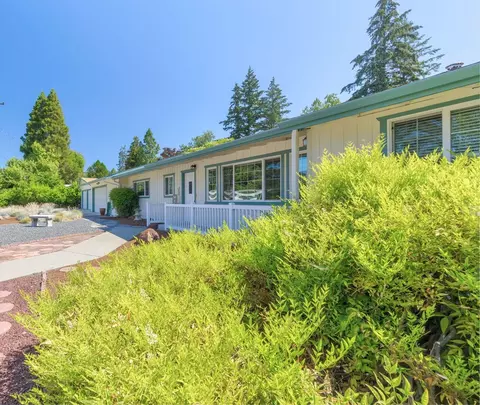 1209 SE Harvey Dr, Grants Pass, OR 97526