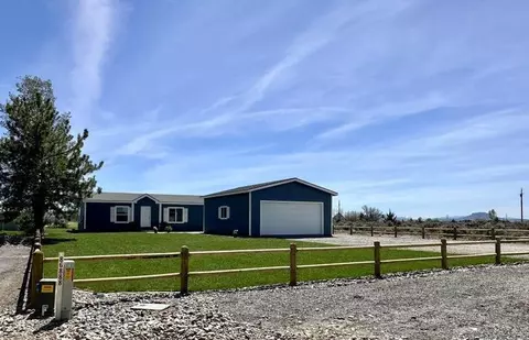 86880 Glitter Ln, Christmas Valley, OR 97641