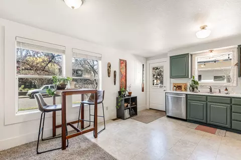 1496 NW Elgin Ave, Bend, OR 97703 photo 12