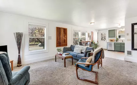 1496 NW Elgin Ave, Bend, OR 97703 photo 8