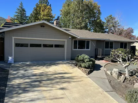 1355 Apple Way, Ashland, OR 97520