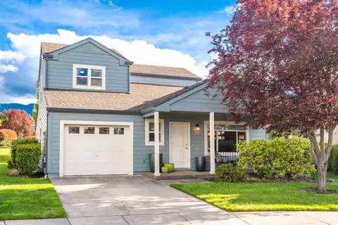 69 Crocker St, Ashland, OR 97520