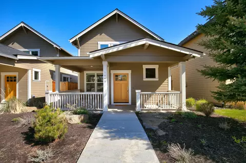 1048 E Black Butte Ave, Sisters, OR 97759