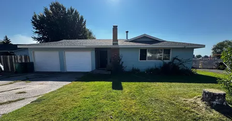 5814 Harlan Dr, Klamath Falls, OR 97603