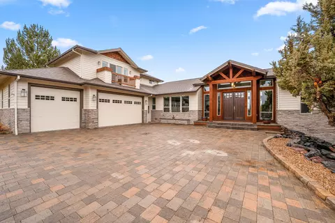 1957 Turnstone Rd, Redmond, OR 97756