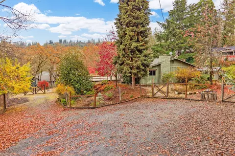 945 Applegate St, Jacksonville, OR 97530