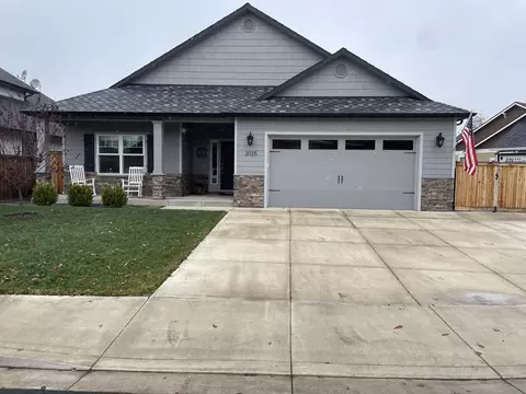 2025 Rabun Way, Central Point, OR 97502