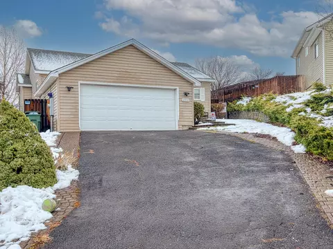 2338 James Martin Ct, Klamath Falls, OR 97601